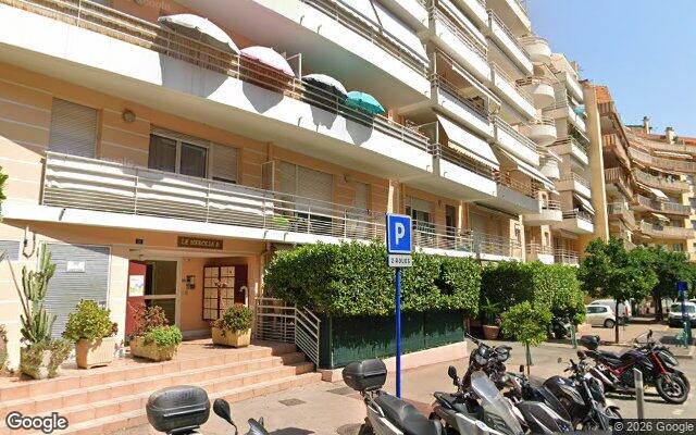 Façade : 18 rue du Val des Castagnins 6500 Menton, Menton